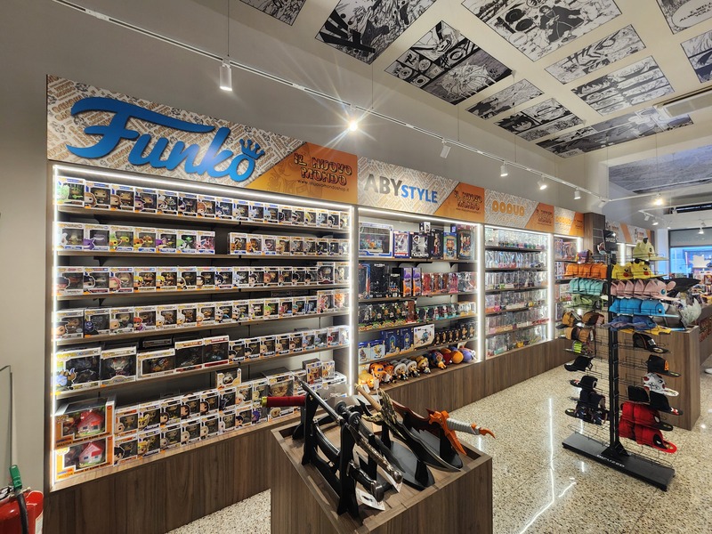 Come scegliere la vetrina espositiva perfetta per il tuo negozio o collezione